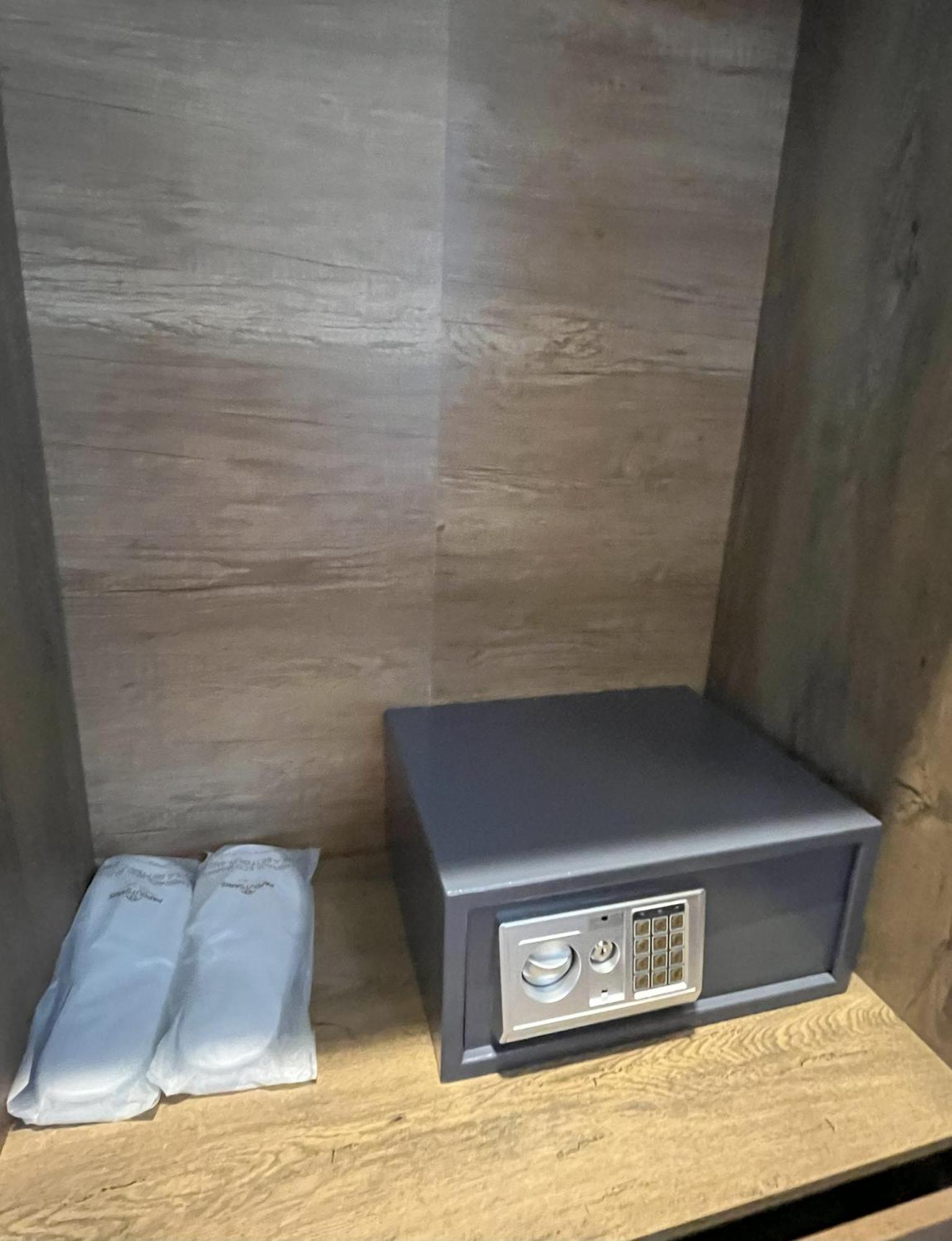 Downtown Suites By Athens Tower Екстериор снимка